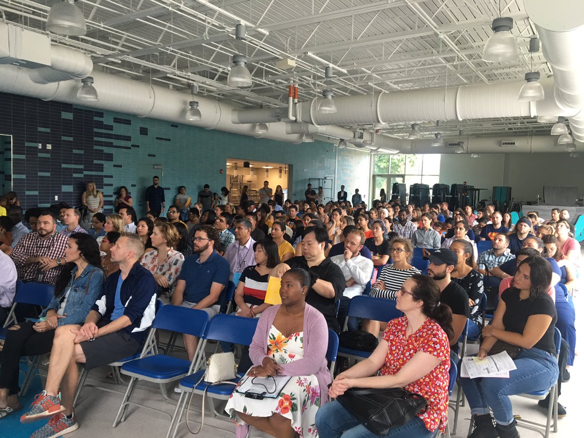 Rodrig444's tweet image. Packed house for K Orientation! 
Our House of Opportunity is open!
🍓#SPSPride #SPSMind