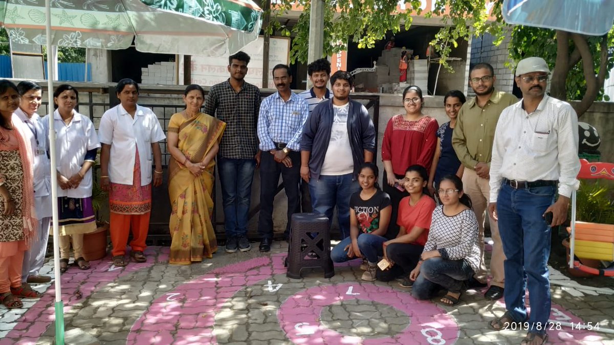 prakharjain90's tweet photo. Urban tactical intervention in Pune outside a maternity health centre by  @taru_edge @Ecofirst_India under @Urban95cm partnership between @BvLFoundation &amp; @PMCPune #ChildFriendlyPune #CaregiverFriendlyPune #citiesforkids #citiesforall https://t.co/oELoU2aitG