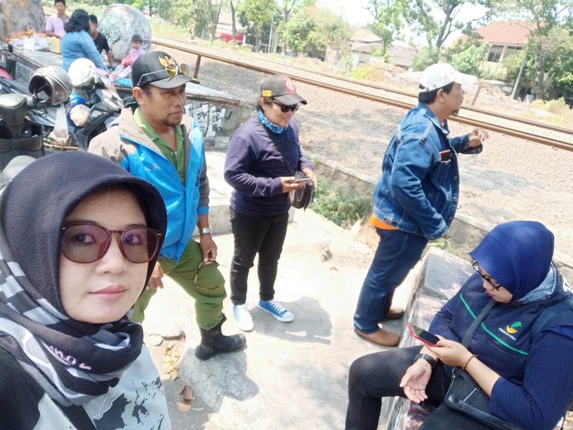 agungsupaat's tweet photo. @ganjarpranowo @PEMKOT_SOLO @ulassurakarta @Satpolpp_SKA @dinsosjateng Full team sdh TL ke lokasi, tp ybs belum ada. https://t.co/mWZPQPO8lR