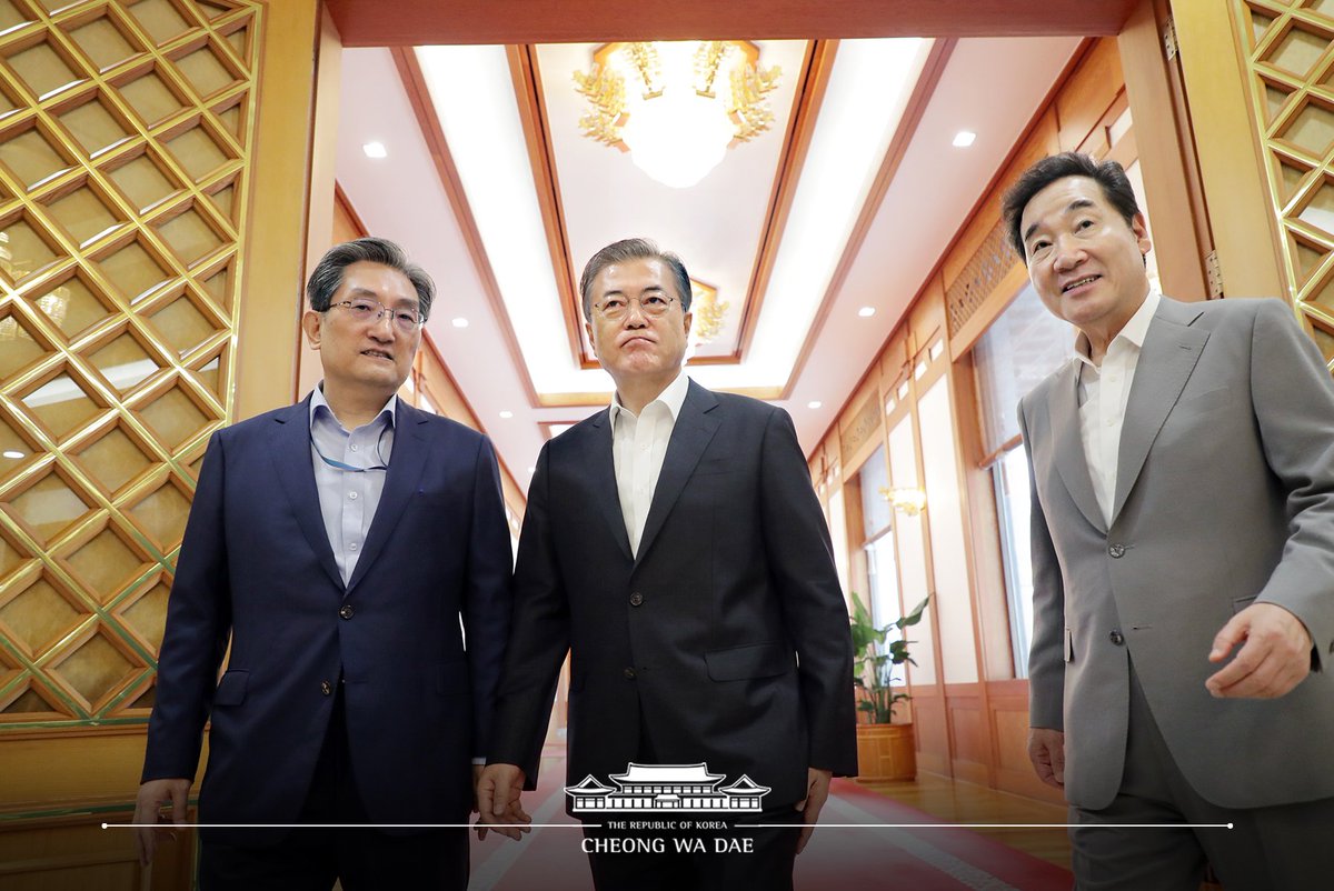 일본은 정직해야 합니다. 일본은 경제 보복의 이유조차도 정직하게 밝히지 않고 있습니다. 근거없이 수시로 말을 바꾸며 경제보복을 합리화하려 하고 있습니다. 일본 정부가 어떤 이유로 변명하든 과거사 문제를 경제 문제와 연계시킨 것이 분명한데 대단히 솔직하지 못한 태도입니다.