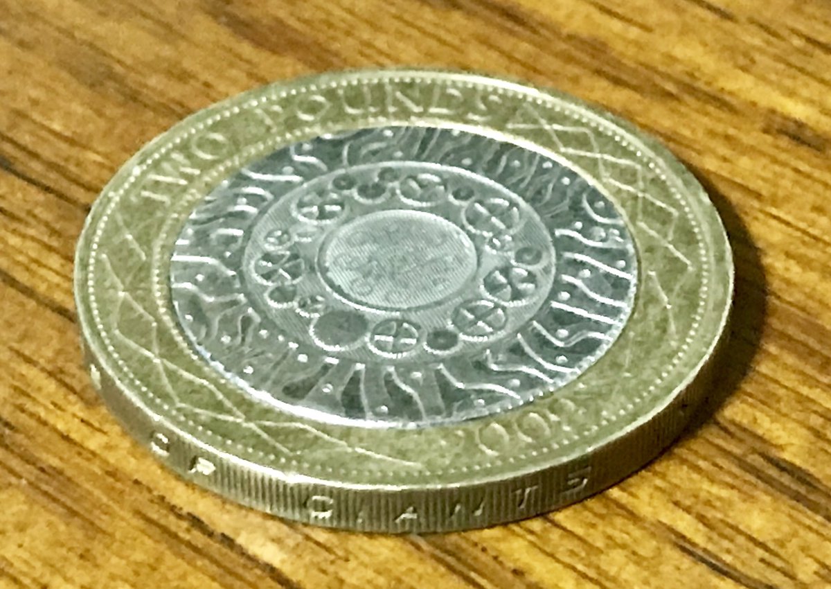 アベ先生 Cv 阿部和広 イギリスの2ポンド硬貨にはニュートンの 巨人の方に乗る が刻印されているのですね If I Have Seen Further It Is By Standing On The Sholders Of Giants