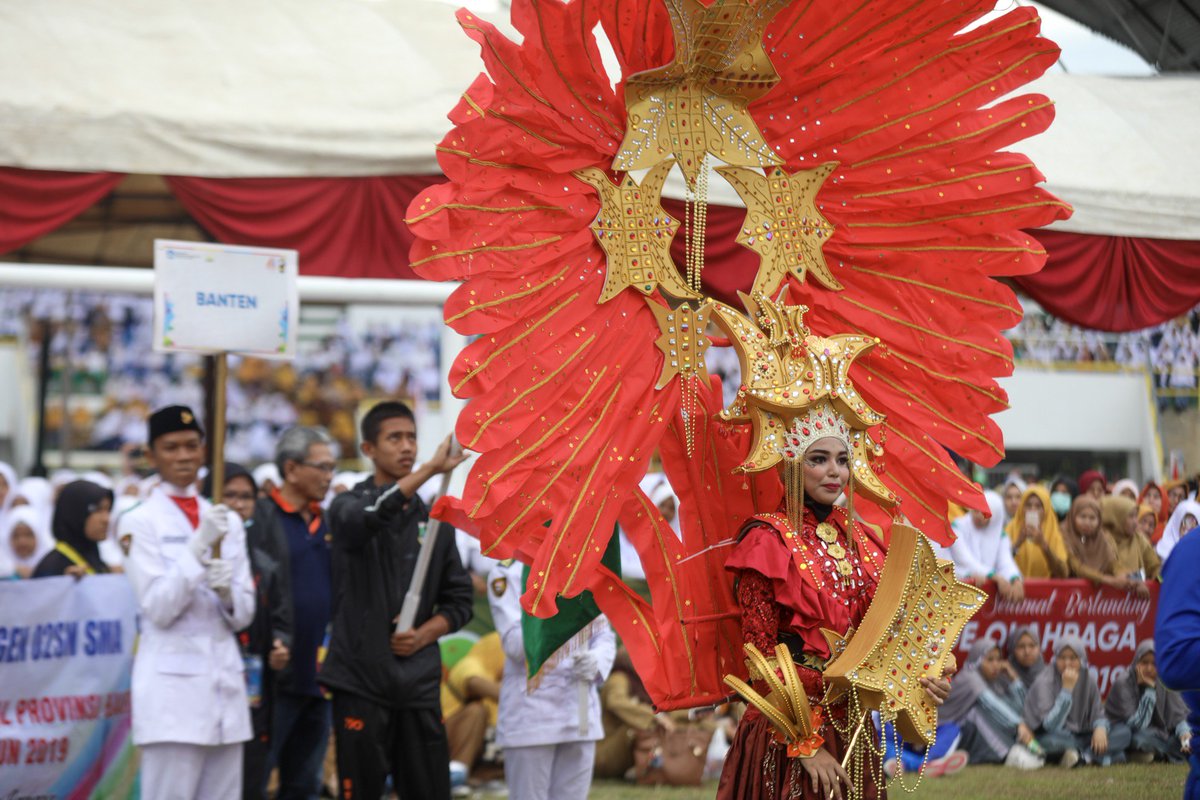 acehkini's tweet photo. Kostum-kostum unik peserta parade budaya O2SN 2019 di Aceh

Lihat foto selengkapnya di #acehkini

#O2SN2019 @Kemdikbud_RI @iloveaceh https://t.co/A3dkkFhUlD