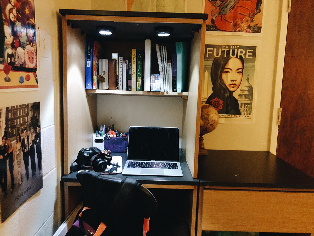itslaurenhere13's tweet photo. @UCAHousing my simple yet chic dorm room in Denney! ❤️📚🖤 https://t.co/Ry8IfXyXKf