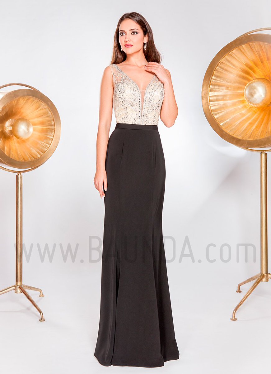 Baunda_es's tweet photo. 🔝 ELEGANCIA MÁXIMA con este precioso vestido de fiesta largo para boda con un cuerpo champán con pedrería y escote de tul a pico hasta la cintura 👉🏾 https://t.co/by1uuVgdwl

#SomosBaunda #LookBaunda #vestidosdiferentes #vestidosfiesta  #vestidosbodas #vestidoshermanas https://t.co/bwBFR3yMxM