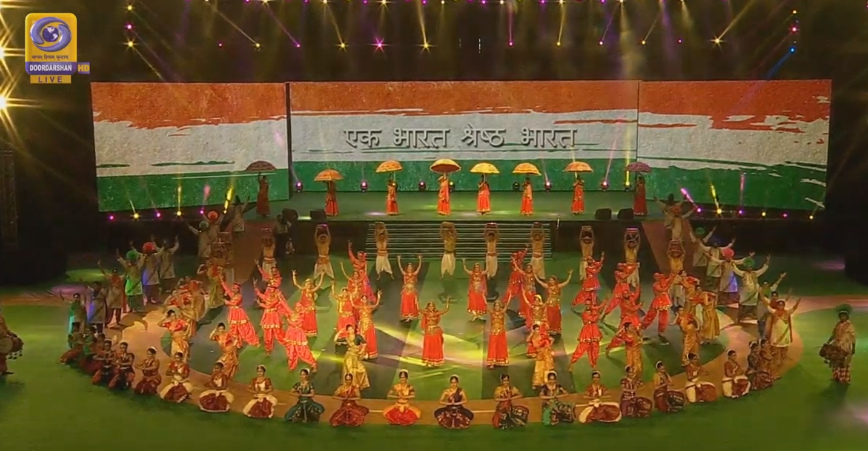DDNational's tweet photo. MISSED the launch of #FitIndiaMovement by PM @narendramodi on @DDNational this morning?? 
JUST CLICK HERE &amp; WATCH : https://t.co/wPVpRDXRfU

@PMOIndia @PrakashJavdekar @KirenRijiju @PIB_India @Media_SAI @prasarbharati @PBNS_India @mediasurya @shashidigital @supriyasahuias https://t.co/1mLpnixE9r