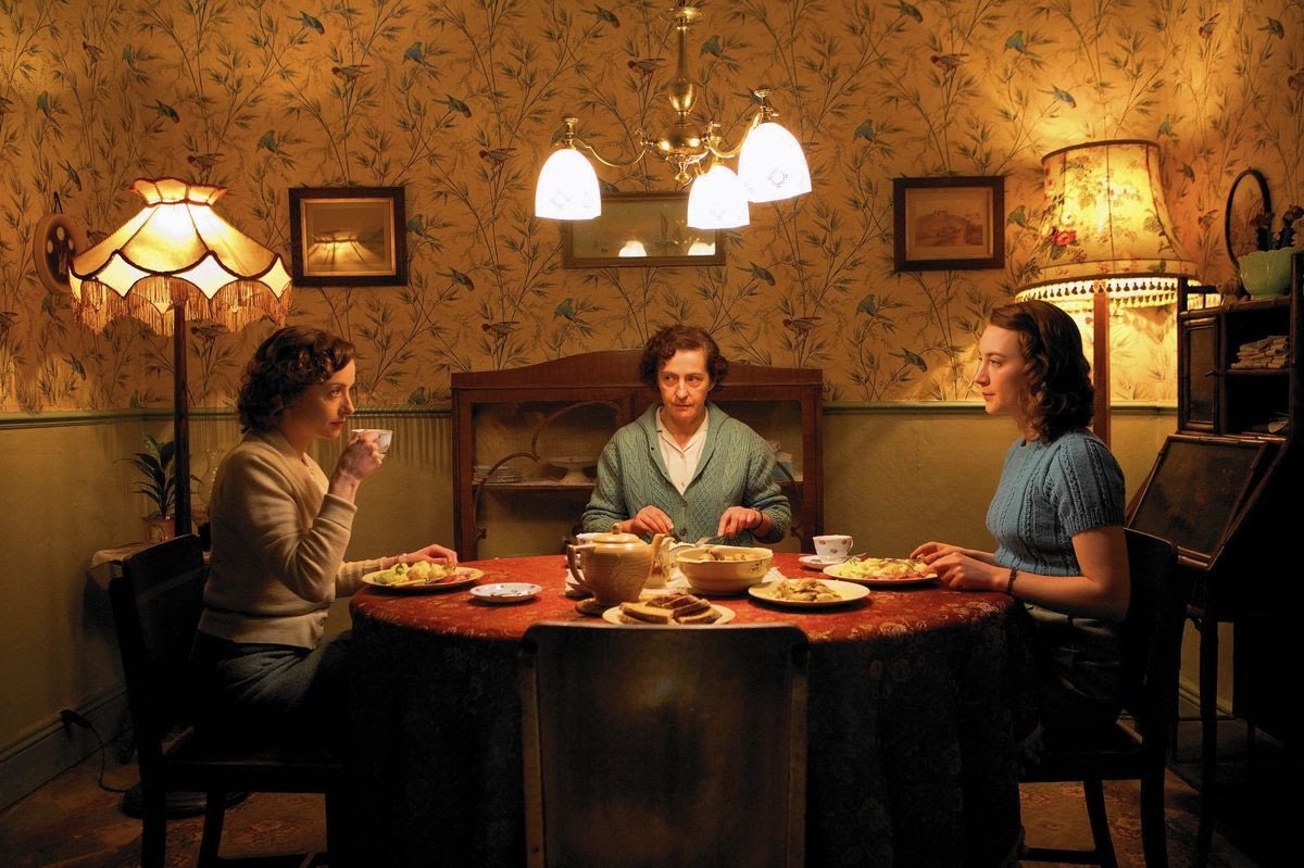 FilmFeastUK's tweet photo. The food scenes in BROOKLYN (2015) screening at @SuffolkLibrary IPSWICH on 5th Oct at 6:30pm with food by #ApplaudCoffee Book Now https://t.co/ns3ZyZtGkt #suffolk #filmandfood #ipswichlibrary #filmfeastsuffolk #food #film #saoirseronan https://t.co/lmOfsHqTGh