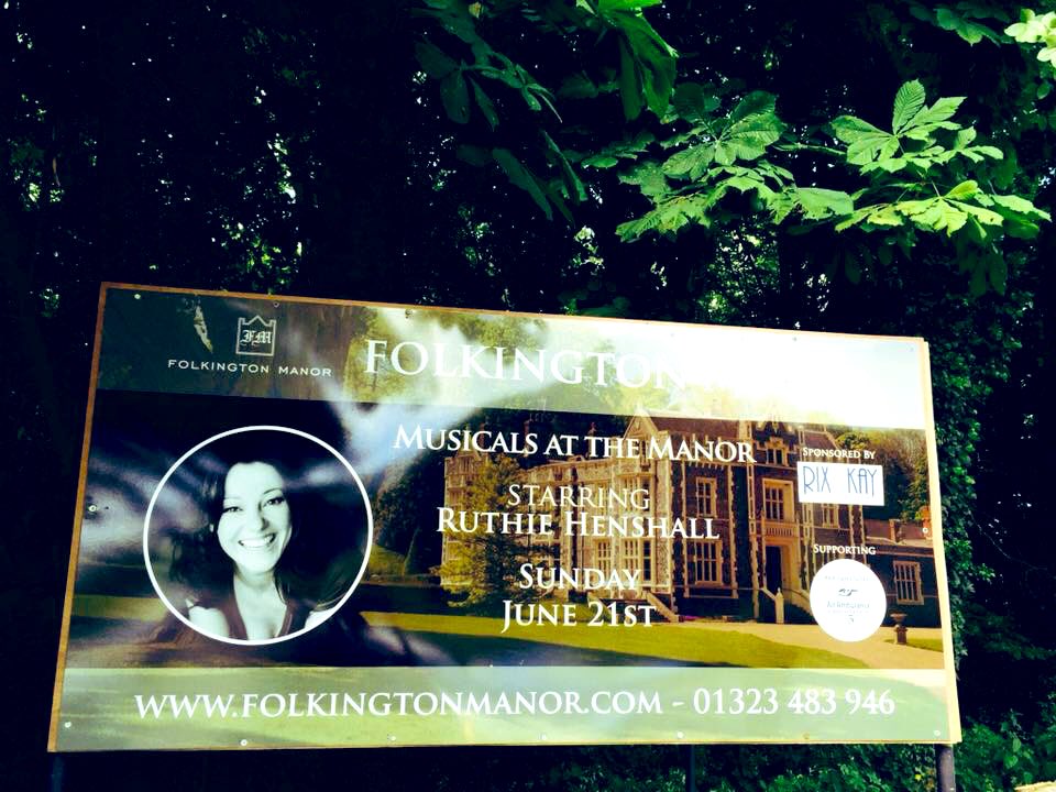 #TBT to a beautiful summer’s day presenting West End &amp; Broadway superstar #RuthieHenshall at <a href="/FolkingtonManor/">Folkington Manor</a> in aid of the KSS Air Ambulance. #westendstar
.
.
#events #entertainment #charityevent #folkingtonmanor #eastsussex #broadway #westend #theatre #summerconcert #livemusic