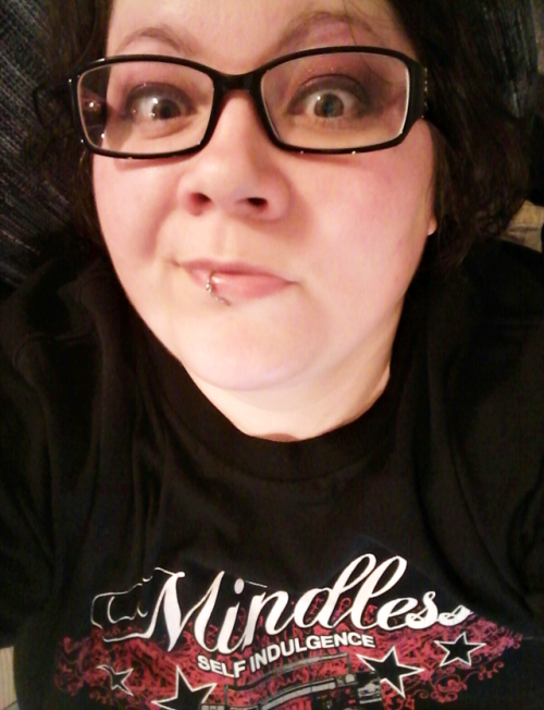 OhHelloSugar's tweet photo. this is literally the single piece of #mindlessmerch I own and it's old as shit like me but it's a fucking good shirt okay @MSI https://t.co/aKK07lvNA7