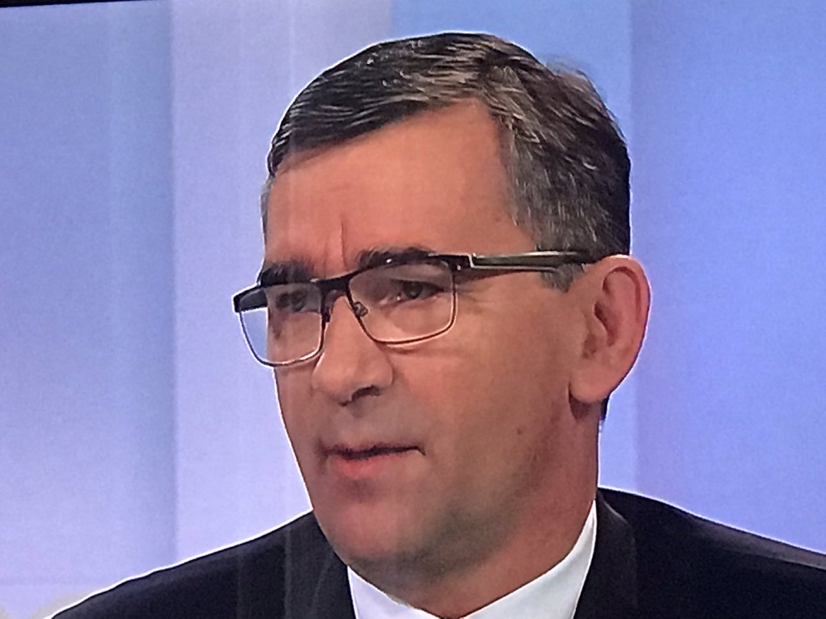 RosaliaRomaniec's tweet image. Die Summe von 800 Mrd. Euro als von Polen an Deutschland geforderte #Reparationen könne nicht ernst genommen werden, meint polnischerBotschafter in Berlin Przyłębski bei @morgenmagazin 
Er wüsste nicht, woher die Zahl komme😳 Kurze Nachhilfe: von Sejm-Kommission @arekmularczyk