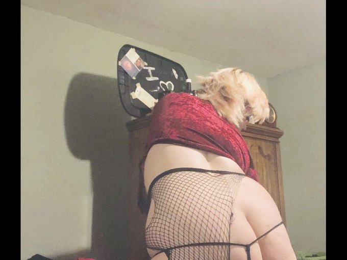 I'm online right now on skyprivate (live skype show). my private profile: https://t.co/AJAglx8rYt Please<a href="/tag/camgirl"class="tags"><span>#camgirl</span></a>