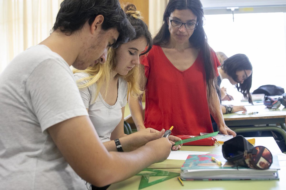 👉🏾 #Beques per a ensenyaments postobligatoris no universitaris (batxillerat, cicles de grau mitjà i superior, artístics, esportius, idiomes, preparació i accés, i ➕)

🗓️ Les sol·licituds es poden presentar fins a l'1 d'octubre

🔗 ensenyament.gencat.cat/ca/tramits/tra…