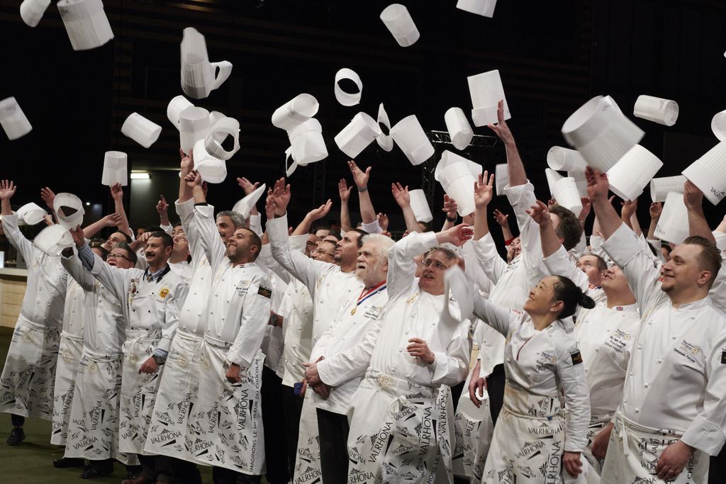 PastryTeamUK's tweet photo. The Class of 2019 - who's joining us for the next round?
#TeamUK 🇬🇧 ⠀⠀
@CMP_Lyon #CMP2019⠀⠀⠀
#pastrychef #pastry #pastrycheflife #TeamUKPastryWorldCup #TeamUKPastryChefs #TeamUKSugar #ChocolateSculpture #SugarSculpture #IceSculpture #pastryelite 
Photograph @CMP_Lyon https://t.co/izb1t5dsCP