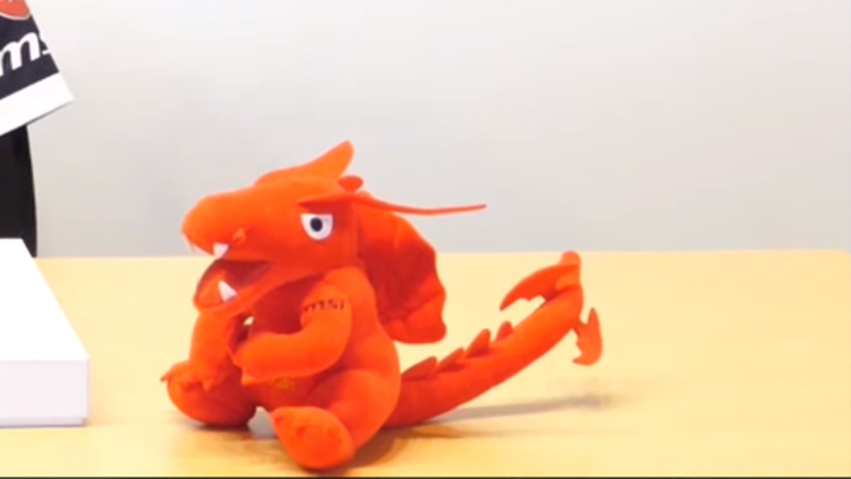 Raito ライト 右端のリザードンかわいいって思ってたのによく見たらリザードンじゃなかった なんこれ Raito ライト 右端のリザードンかわいいって思ってたのによく見たらリザードンじゃなかった なんこれ