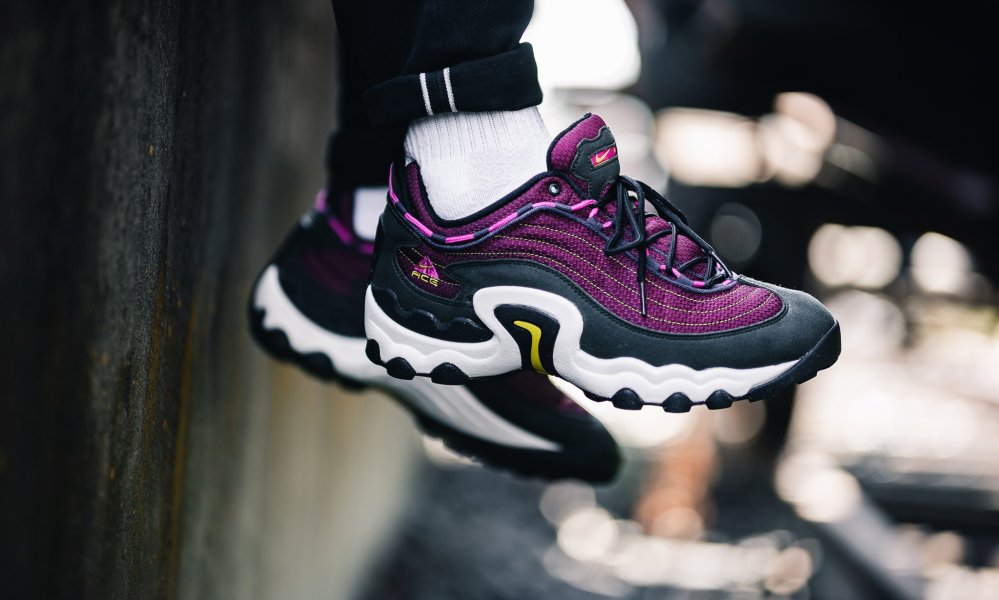 nike air skarn purple