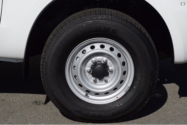FordSale's tweet photo. กระบะฟอร์ด ตอนเดียว STD Chassis 2.2L XL 4x2 ราคา 528,000 บาทสอบถามข้อมูลเพิ่มเติมทักมาเลยจ๊า https://t.co/vAckDhdpl7