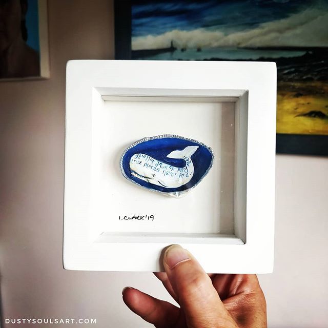 DustySoulsArt's tweet photo. Moby is framed and looking great!!! โค๏ธ๐โค๏ธ
#shellart #mobydick #clamshell #paintedshells #bookquotes https://t.co/Zc1ChObcGN https://t.co/f4QXTzrRWo