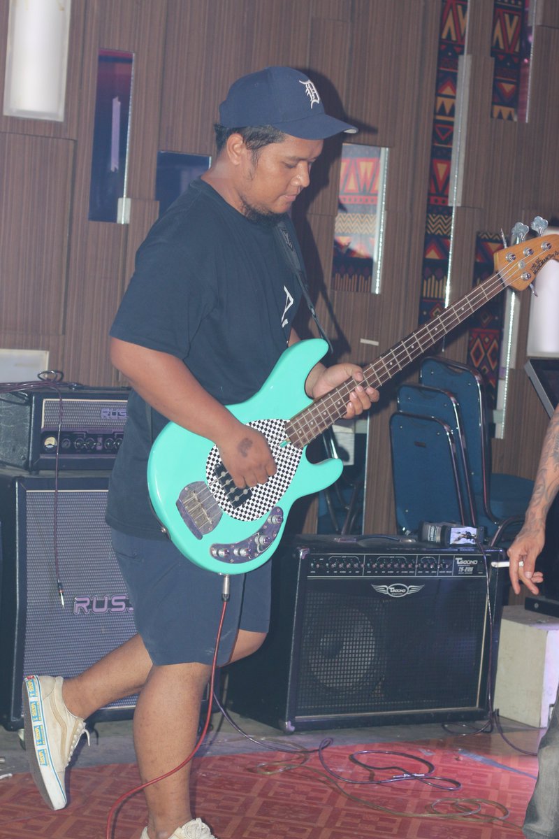 reza pahlevi on bass