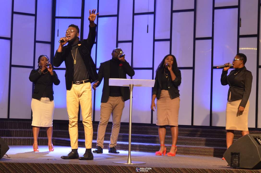 perezpereene's tweet photo. Have you way oh lord... 
🙌🏾🙌🏾🙌🏾
Receive our worship,Praise and dance
#perezsiaisiai #HccSolutionhouse 
.
.
.
#praiseismybestbehavior #jesusboi #perez1voice1sound #perez1voicecheck #original #graceblood #hcc #praise #worship #hifeel #GospelMusic  #24hoursmaratgonpraise2020 https://t.co/bDNy9E3G68