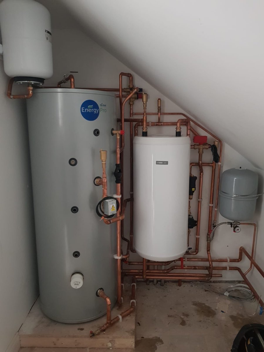 NIBE 2040 12kw Air Source Heat Pump Installed by our Engineers! Accompanied by a 100L Buffer and a 250L Unvented Cylinder! 

#heatpump #nibe