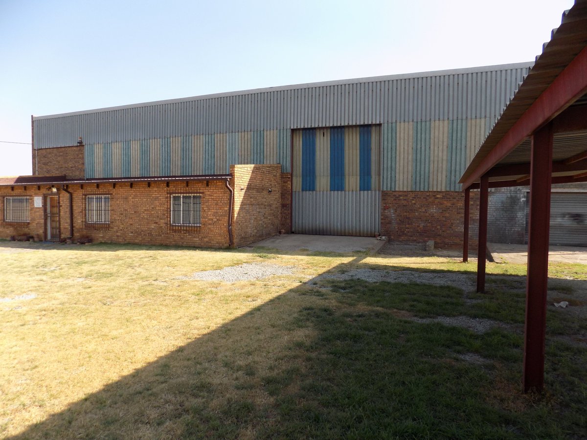 RelianceAuction's tweet image. MINI FACTORY UNIT - WAREHOUSE &amp;amp; WORKSHOP
VACANT OCCUPATION - LARGE YARD

WANT THIS PROPERTY IN Brakpan??

For 'INFO PACK' comment with your email and contact number below, or contact Alton on 073 082 4202