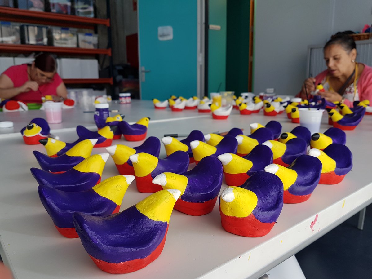 fintras's tweet photo. La historia de meses de trabajo para poder echar a volar los #vallapájaros está resumida en 👉https://t.co/Ay4ys3TnlE👈 Relato, fotos, vídeos del proceso... #25añosINTRAS #arteurbano #creatividad https://t.co/XnxR3TQF1Z