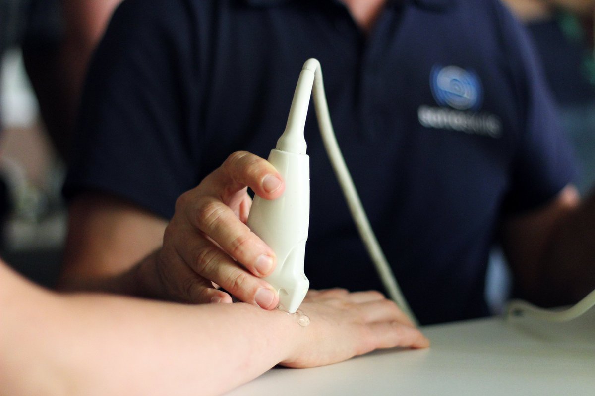 Hoe blijf jij jezelf ontwikkelen als fysiotherapeut? Wij helpen jou je doelen behalen! Bekijk ons aanbod aan (KNGF-)geaccrediteerde cursussen en interactieve workshops: enraf-nonius.nl/cursussen/
#fysiotherapie #fysio #opleidingen #cursussen