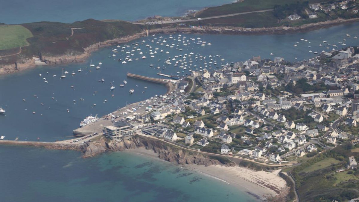 AOP_Ouessant's tweet photo. Ouessant-info / N° 229/ 29.08.2019
Un G7 entre Le Conquet et St Mathieu
>>>>texte et photo Ouest France<<<<

"Ils ne vont pas nous faire un Biarritz’land » : Brest et l’Iroise se préparent au G7 parlementaire… https://t.co/ewPY5QMjEs
