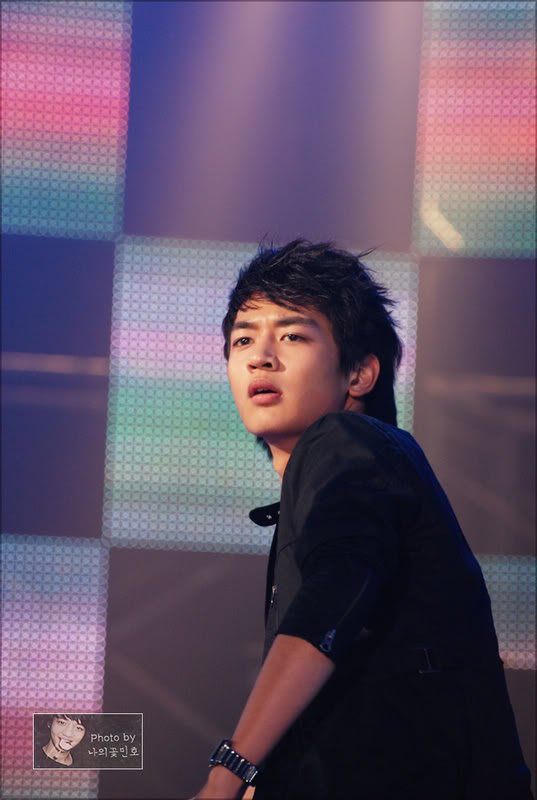Minho_backup's tweet photo. 080829 Musicbank LLO https://t.co/dMUYVVTTF0