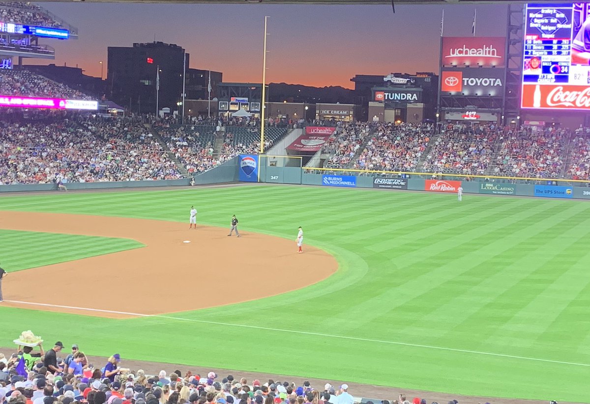 sunshinesissy17's tweet photo. @chrisparente I just saw ur live shot this a.m. and I thought Iโd show you my view of the sunset last night from Coors field. #beautifulco https://t.co/VLn6sqSx8j