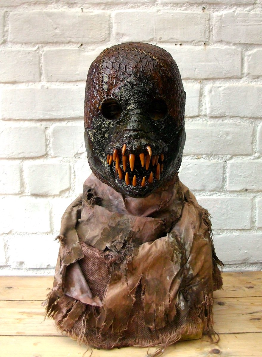 EmpiricEmporium's tweet photo. Handmade Leather Mask, Monster Mask "Stansque Tigris" https://t.co/OVLh7JuxRN #LeatherMask #MonsterMask #WarriorMask #HorrorMask #MaskCosplay #FantasyMask #MedievalMask #HandmadeMask #TraditionalMask #DemonicMask #StitchedMask #ScaryMask #FishMask https://t.co/RWsNjEPRzK