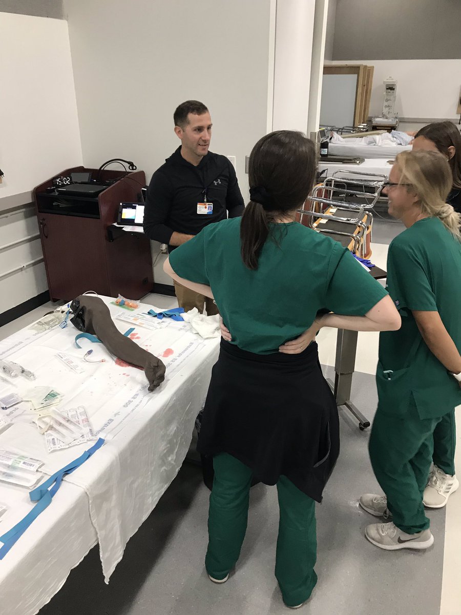 SimCity007's tweet photo. We had the pleasure of training Physician Assistant Students yesterday at our Gorge Simulation Lab. Hands on experience with procedure skills. https://t.co/CyB8hGurQN
