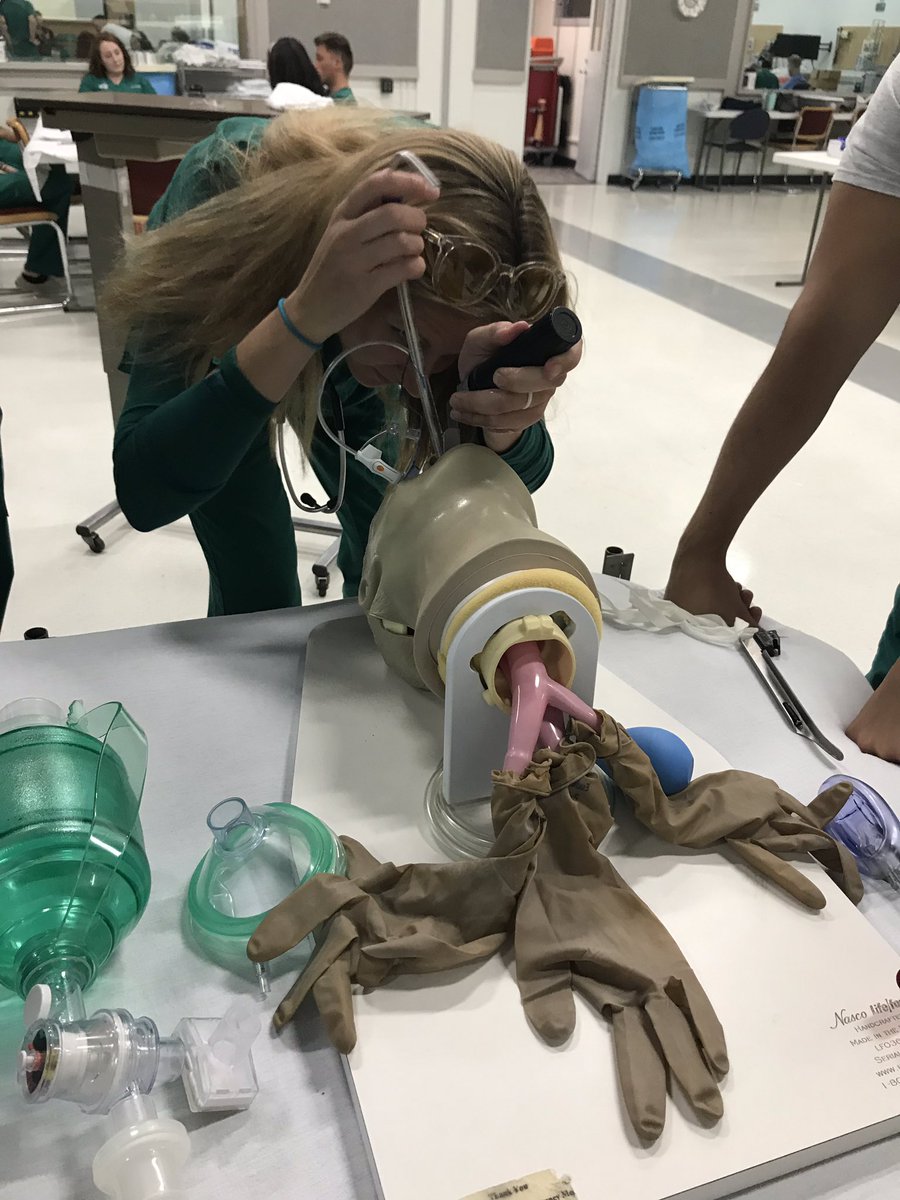 SimCity007's tweet photo. We had the pleasure of training Physician Assistant Students yesterday at our Gorge Simulation Lab. Hands on experience with procedure skills. https://t.co/CyB8hGurQN