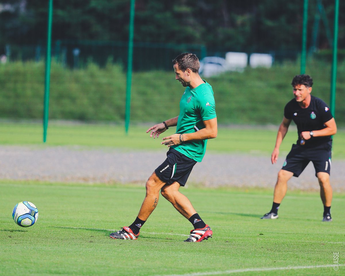 TANG_Foot's tweet photo. Les chaussures de Yohan Cabaye 👀❤️❤️❤️ @ASSEofficiel https://t.co/z4fzqhJIYk