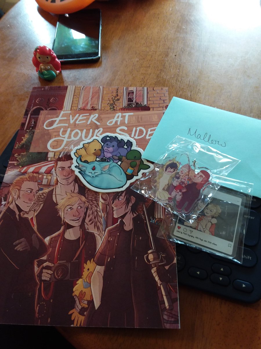 orchardofbones's tweet photo. IT'S HERE! It's HERE and I'm SO EXCITED AHHHH!

Thank you so much to everybody involved in @atyoursidezine, and especially to @tinyconfection for being the one who pulled it all together. I'm so honoured and humbled and pleased to be able to hold this in my hands ^__^ https://t.co/4K63CEjuIG