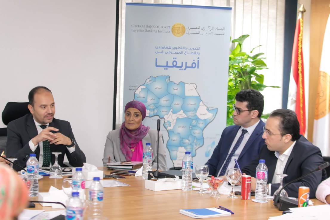 عقد مؤتمر صحفي مع المدير التنفيذي للمعهد المصرفي المصري مع لعرض انشطة المعهد في دعم تطوير العنصر البشري بالقطاع المصرفي في افريقيا