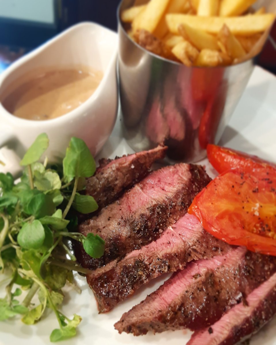 caseisaltered's tweet photo. I am in a steak mood today. Juicy Flat Iron Steak! 
Last weekend before school starts! What's your plan? Come to The Case and celebrate with us the end of holidays! #schoolstarts #endof #steakandchips #pub #weekend #payday #eastcote #pinner https://t.co/U7nNGV42sd