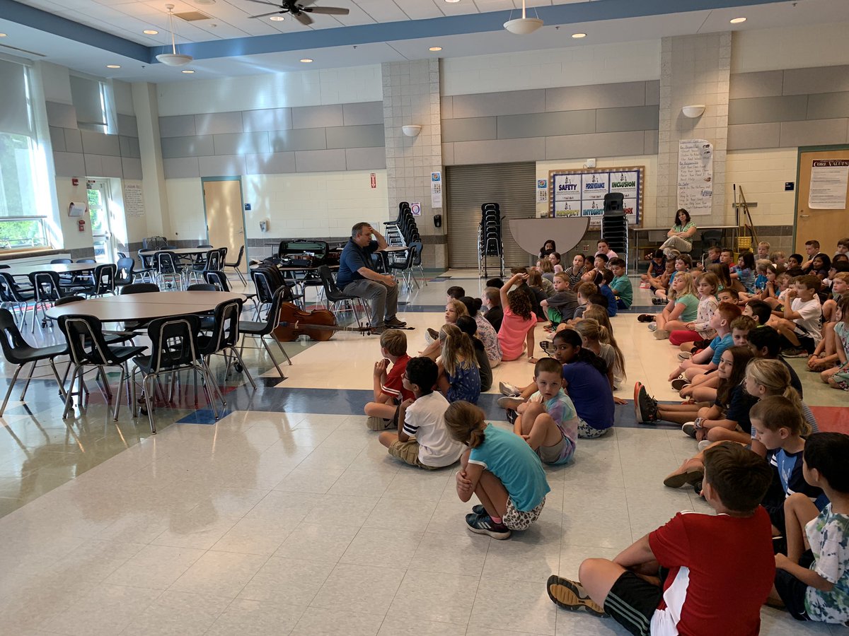 Grade 3 strings demo. Thank you Mr. Hamelin! <a href="/JACSchool1/">Crisafulli School</a> #robifullirocks