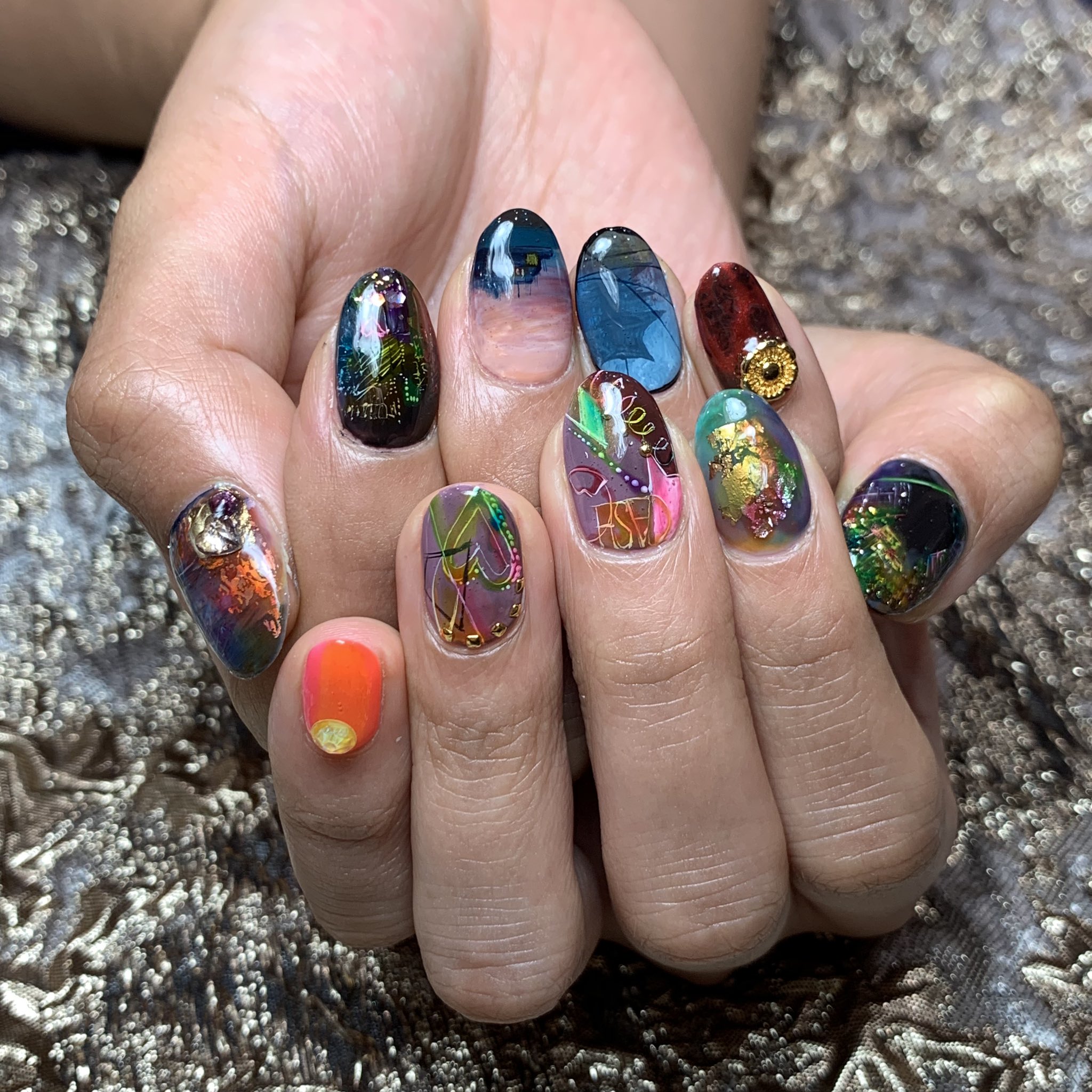 こあみ 私 ネオン夜景的なネイルにしたい 天才ネイリスト 香港マフィアの繁栄と衰退とその夜明け 私 無理 最高 T Co Dln5hx2zvx Twitter