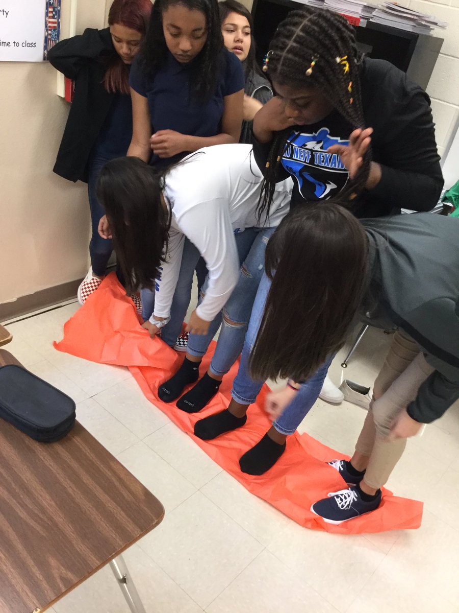Salazar_coach's tweet photo. Flip the tarp! Great team building activity we did in class. #NeffLegend #wearepatneff https://t.co/6bjrpwVfOo