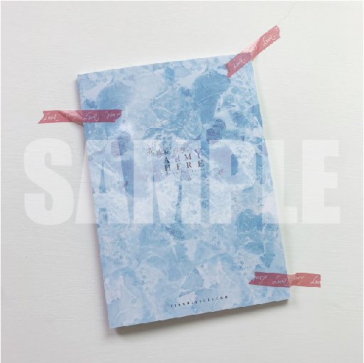 jinilamp1204's tweet photo. 🌸台中通販預覽_64p場刊🌸

“Here”展_台中場周邊通販
這次由IG站 @jinilamp1204 處理

已經在蝦皮賣場上架：
https://t.co/B2BpxwOdbU

購買場刊本，即贈台中場pv紀念票卡
單筆訂單滿1000元，贈限量海報一張，送完為止💜

@jinKissLetsgo 
@here_exhibition https://t.co/3yDOEEnIk4
