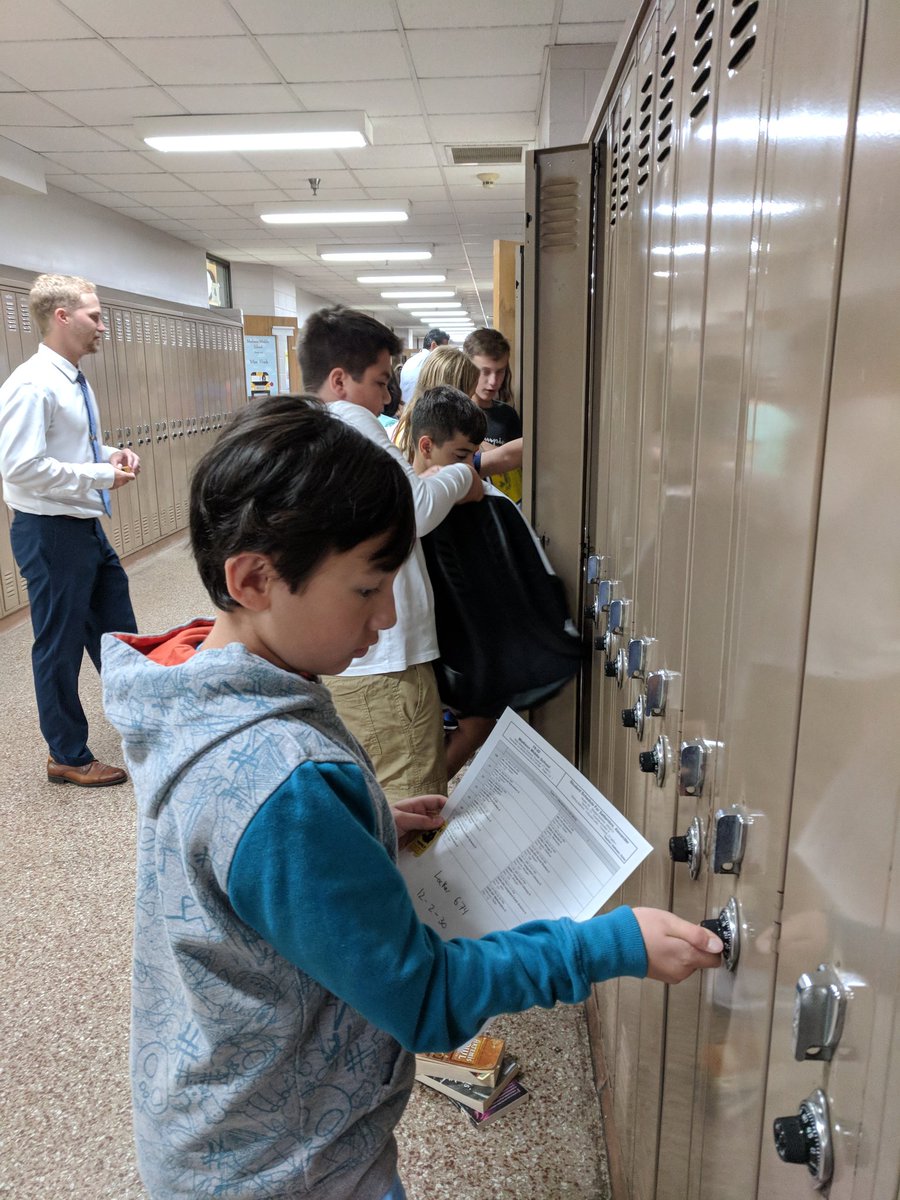 MadisonTrumbull's tweet photo. First day assemblies and locker opening! #welcometomadison https://t.co/udxJucVF7q