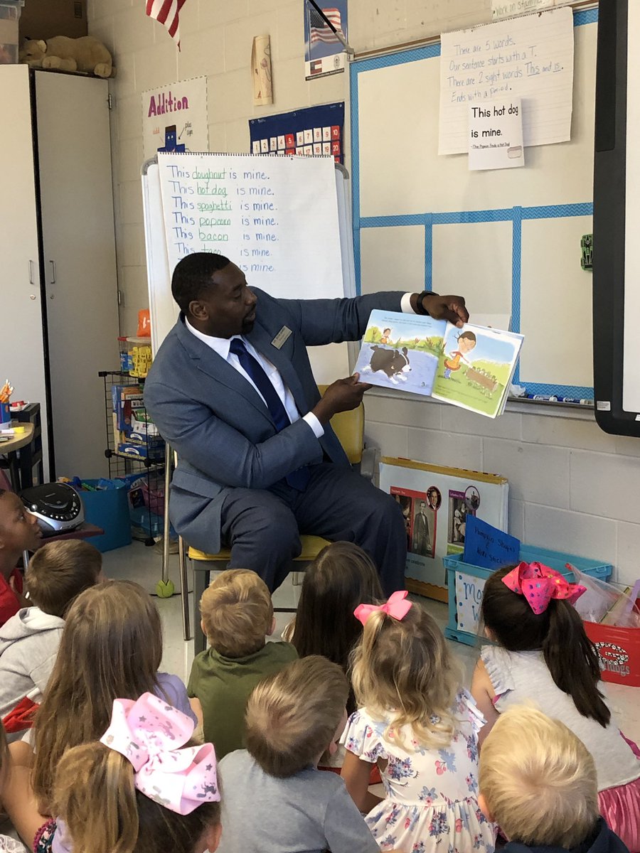 MrsLoyd3's tweet photo. Could not be happier to have our new principal Dr James come and read to my class today.  He is awesome and my kids adore him!  #ncssbethebest https://t.co/9qBNkVMMS9