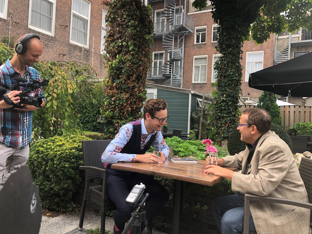 We initieerden een gesprek tussen Tom Lanoye en Splinter Chabot over Fort Europa, het boek en onze voorstelling. Vanaf september in de theaters. Het werd een prachtig interview over Lanoy's werk, theater, kunst, politiek enz. Binnenkort meer hierover. @TomLanoye <a href="/SplinterChabot/">Splinter Chabot</a>