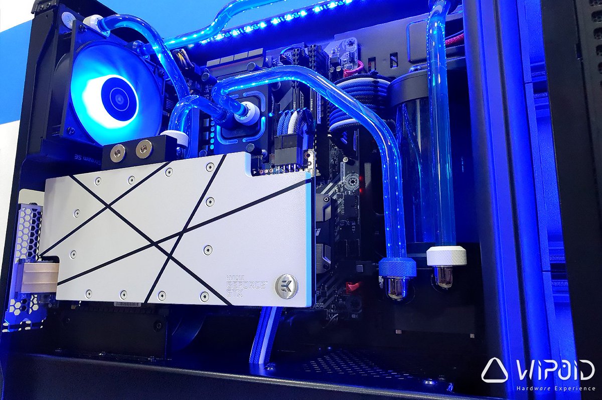 Os enseñamos una de las últimas actualizaciones que sale de nuestro taller. ¿Ganas de tener un PC así de espectacular? ¡Ponte en las mejores manos!👨‍🔧

Conf. RL y Modding: bit.ly/2Zozb09
Cables <a href="/BHCustomsMOD/">BHCustoms</a>: bit.ly/2Zkip26

#EsTuTurno #WaterCooling