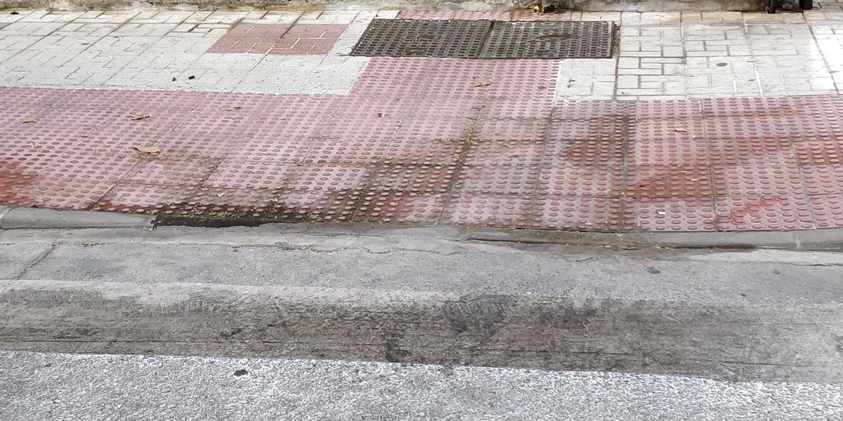 MalagaPor's tweet photo. @MalagaPor @BarriosMalaga @AscoMalaga @malaga @MLG_nofunciona @serdemalaga @BasuraEsBasura @pacodelatorrep @CenacheroCabrea @apadrina1mueble @OrgullodeMalaga @MalagaSucia @QuejasMalaga @CuidameMalaga @nofuncionaMLG @AquiMalaga @CuidameMalaga @XLimpia https://t.co/10I0OiijXE