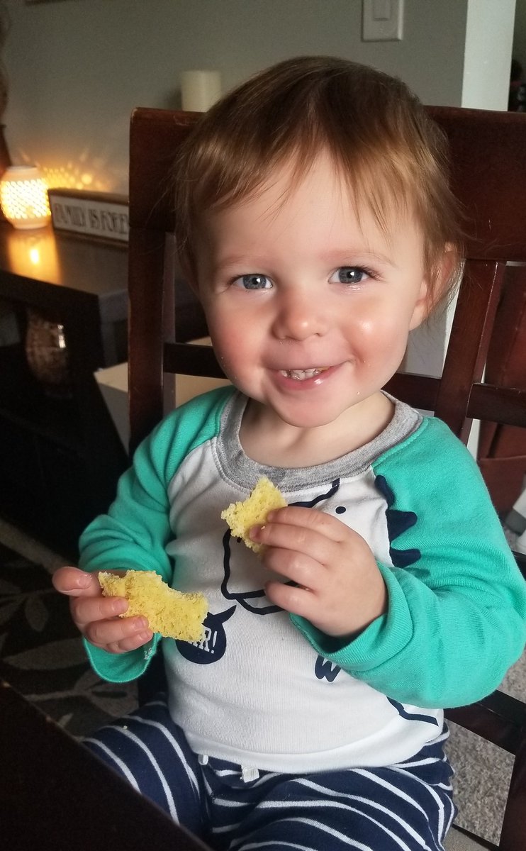 leah_tiffany923's tweet photo. Someone is loving Mommy's 90 second bread!! But seriously....the cuteness is just too much!! ๐โค๐ #HeGetsItFromHisMama #keto #ketobread #90secondbread #loveofmylife #CutestBoyEver #healthy #StealerOfMommysFood #HeIsLuckyHeIsCute #CutenessOverload #GodKnewMyHeartNeededYou https://t.co/RwTmI50RfH