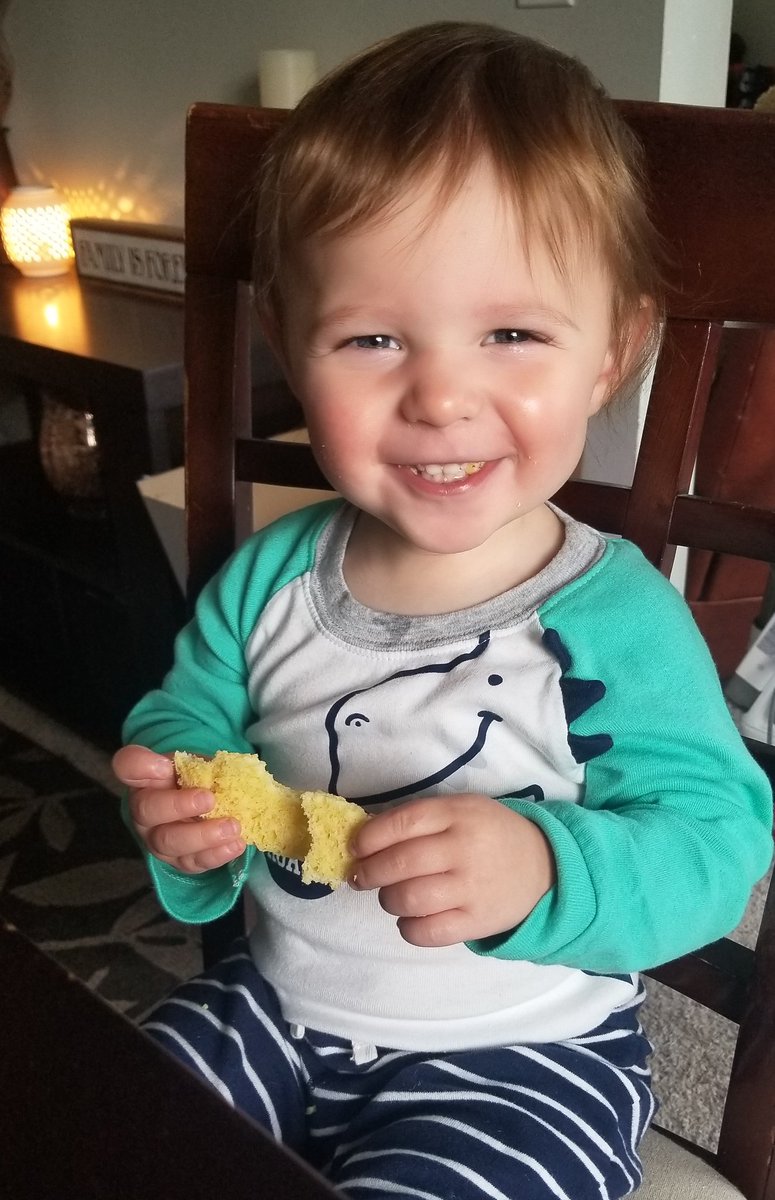 leah_tiffany923's tweet photo. Someone is loving Mommy's 90 second bread!! But seriously....the cuteness is just too much!! ๐โค๐ #HeGetsItFromHisMama #keto #ketobread #90secondbread #loveofmylife #CutestBoyEver #healthy #StealerOfMommysFood #HeIsLuckyHeIsCute #CutenessOverload #GodKnewMyHeartNeededYou https://t.co/RwTmI50RfH