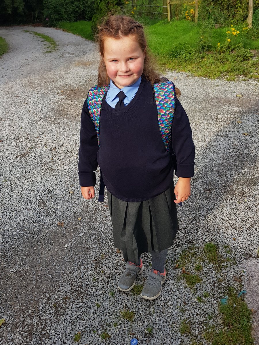 Off she went to seniors 😁 where did the summer go 🙈 #quickholidays #backtoschool #seniorinfants