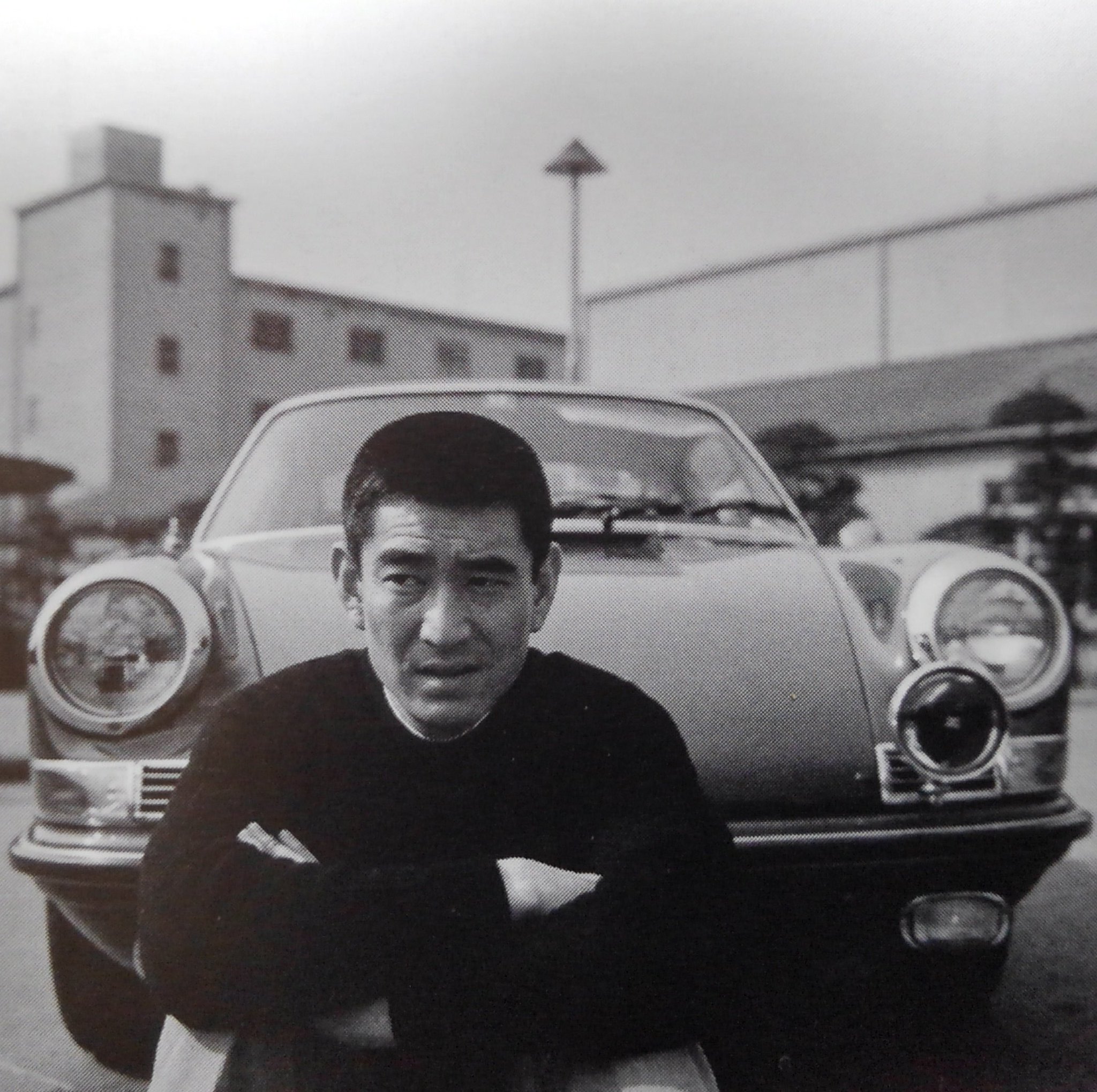島倉千代菊 高倉健さん 愛車のポルシェ911と 高倉健 その素顔 より 島倉千代菊 高倉健さん 愛車のポルシェ911と 高倉健 その素顔 より