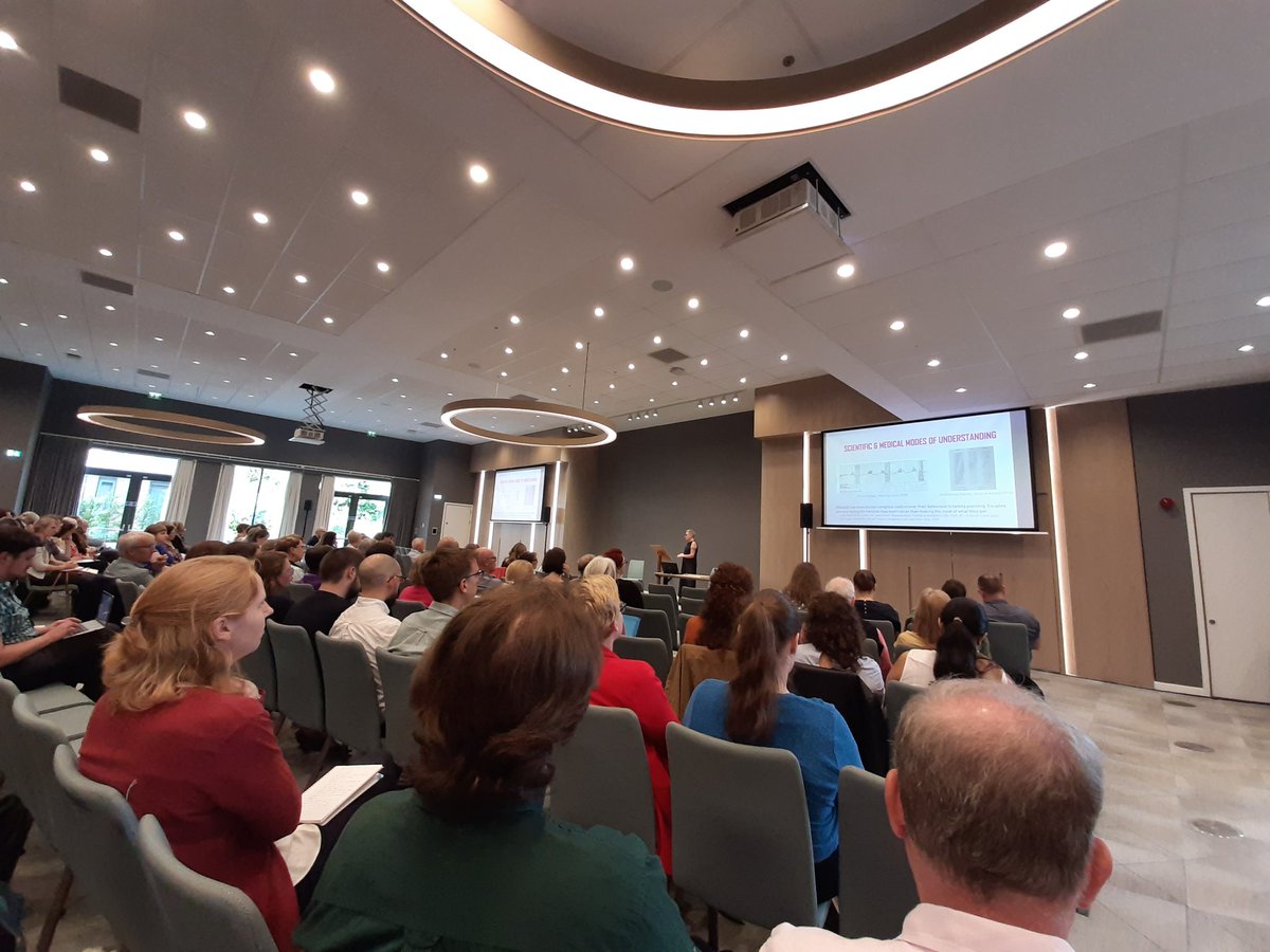 GMMedicalMuseum's tweet photo. Kicking off Thursday #EAHMH2019 #EAHMH19 with @bodyselffamily and the powerful nature of memories to propel us back to adolescence. Also a bonus reminder to respect the speaker &amp; their unique research. #gendertime #genderedtime https://t.co/HmYclmYKc3